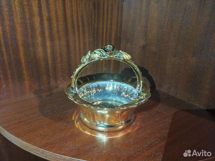 Конфетница фарфоровые, сахарница