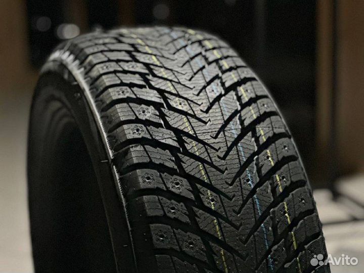 Arivo Ice Claw ARW7 215/45 R17
