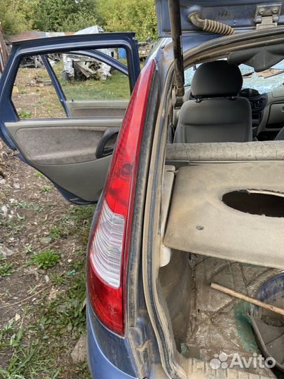 Задний левый фонарь калина хэтчбек