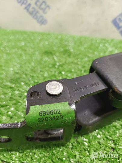 Ответная часть ремня безопасности задняя левая