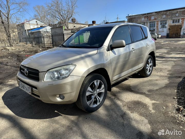 Toyota Camry, 2005 Аренда от 1 суток