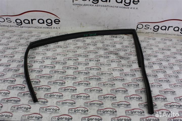 Уплотнитель стекла двери передней левой Chevrolet