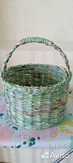 Корзина плетеная из бумажной лозы