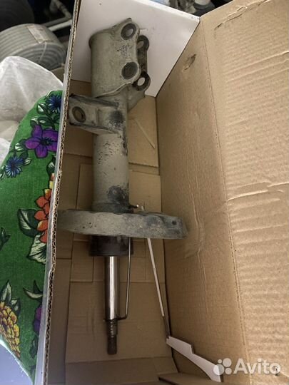 Передние стойки Kia Ceed 2010г