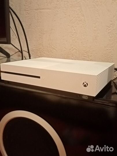 Xbox one s 1tb с играми