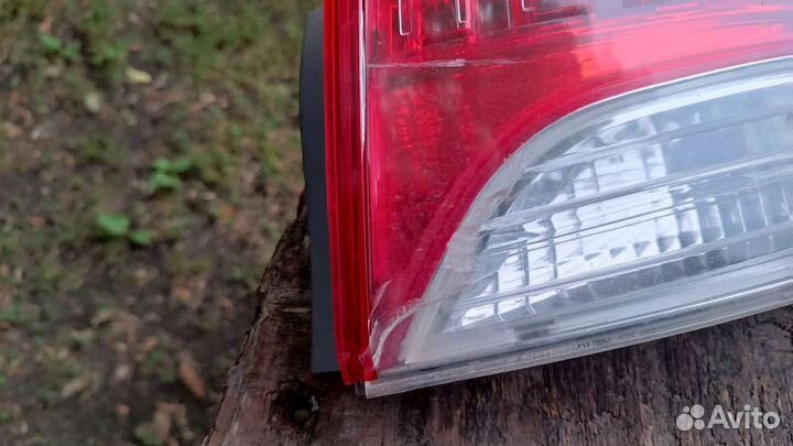 Задний правый фонарь,Тойота Авенсис Т -270