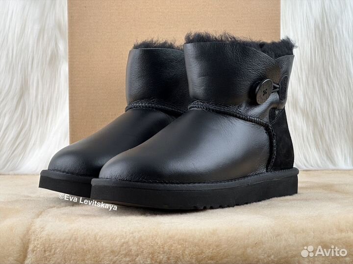 Угги женские Ugg Mini Bailey Button Metal Black