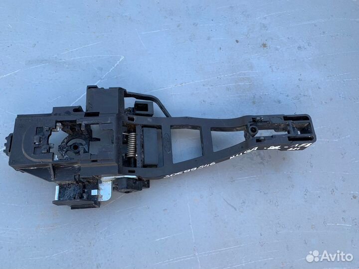 Кронштейн ручки двери задней левой Focus 3, Kuga