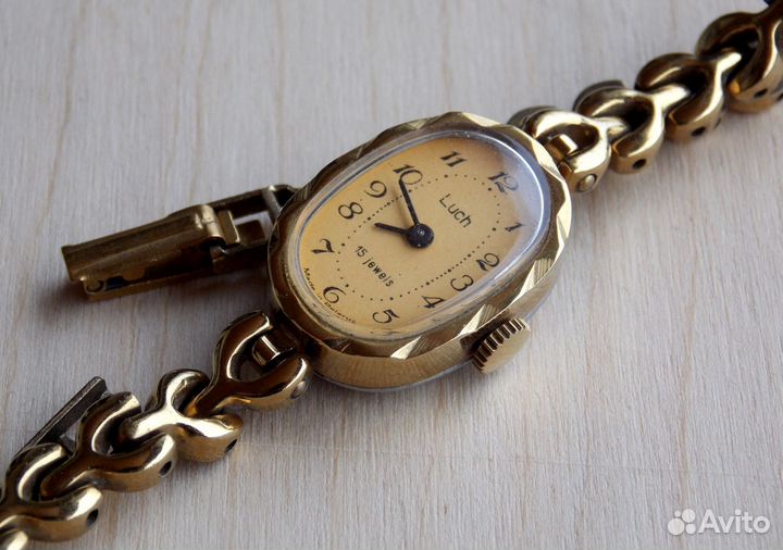Часы женские Luch
