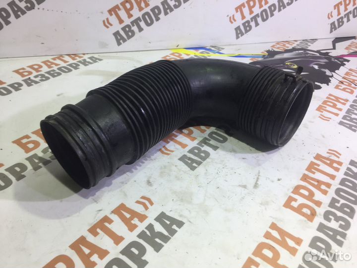 Фольксваген Туран Патрубок на воздушный фильтр