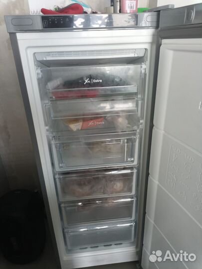 Морозильный шкаф Indesit DFZ 4150.1 S серебристый