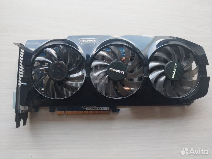 Gigabyte GTX 670 (неисправность/ на запчасти)
