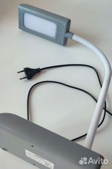 Лампа настольная led