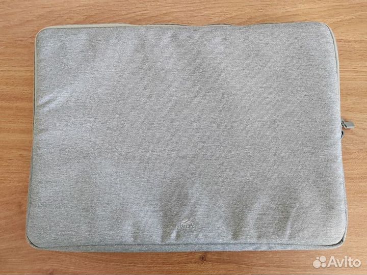 Чехол RivaCase для ноутбуков, планшетов 15,6