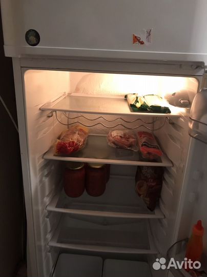 Холодильник бу Hotpoint