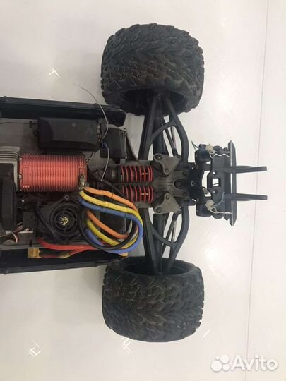 Traxxas e-revo 1:8 на радиоуправлении