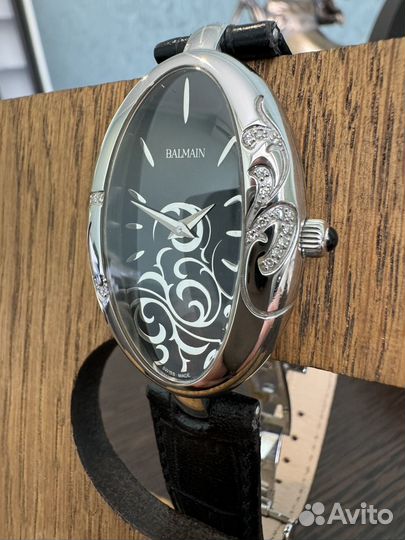 Часы с бриллиантами