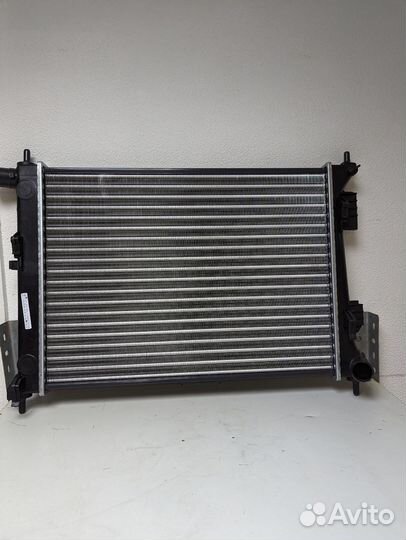Радиатор охлаждения Hyundai Solaris 2014-2017