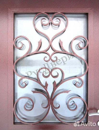 Входная металлическая дверь с ковкой и стеклом