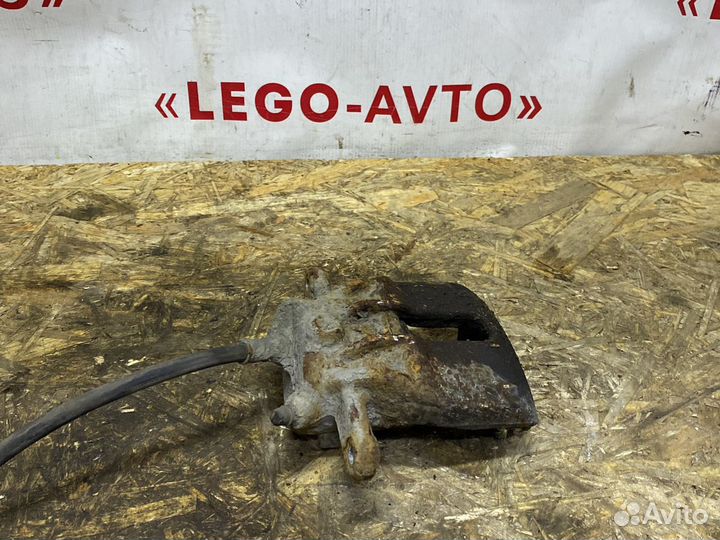 Суппорт Nissan Almera передний левый