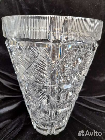 Хрустальная ваза