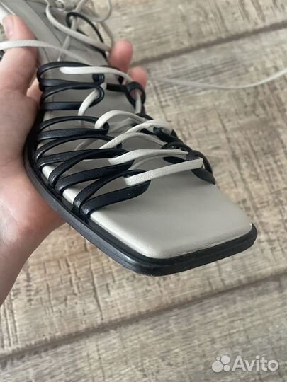 Босоножки cos