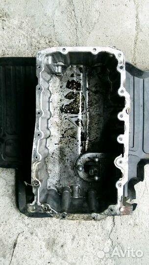 Фольксваген Пассат B6 2.0 TDI поддон картера