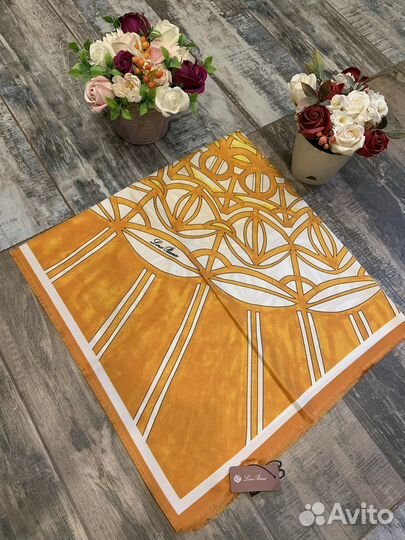 Шелковый платок Loro piana канарейковый оттенок