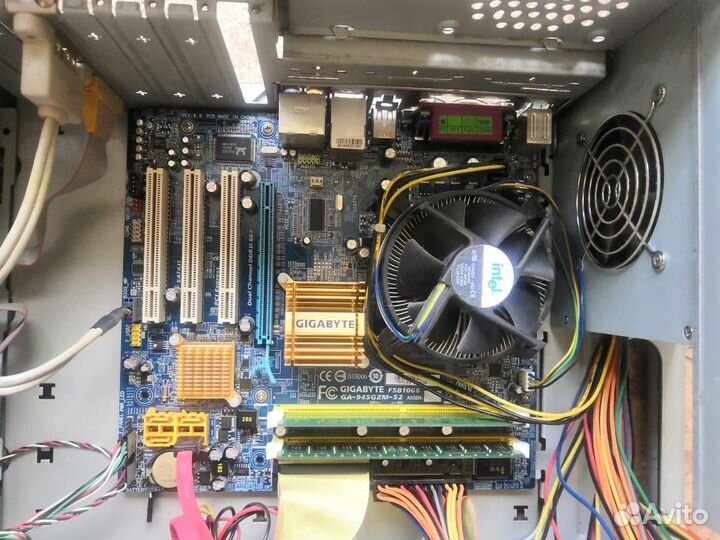 Материнская плата GigaByte