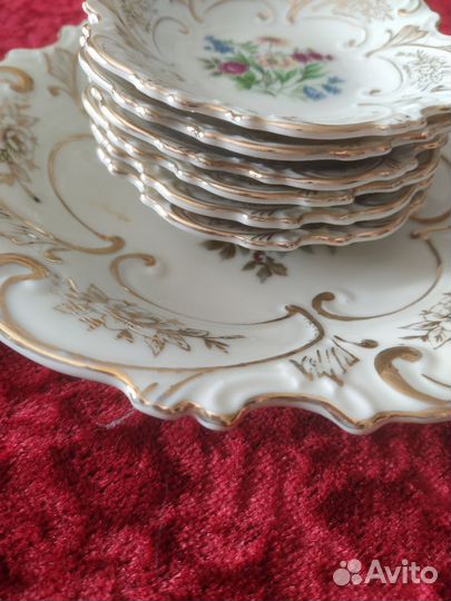 Набор тарелок