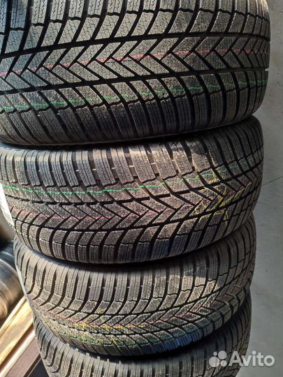 Bridgestone Blizzak LM-005 255/45 R20 105V