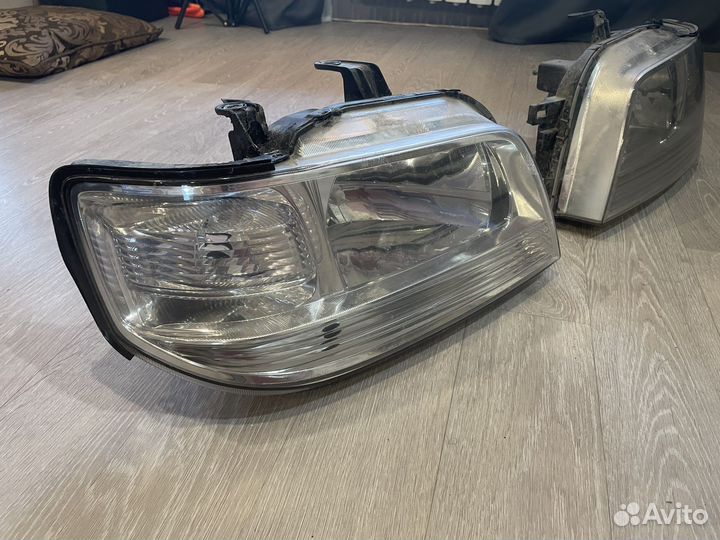 Передние фары nissan cube az10