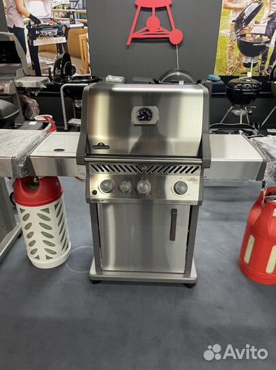 Новый газовый гриль Napoleon Rouge 425XT