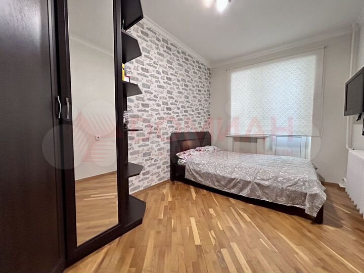 2-к. квартира, 52 м², 1/10 эт.