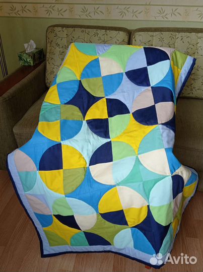 Детское лоскутное одеяло ручной работы