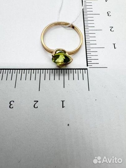 Золотое кольцо с камнем 16,5р