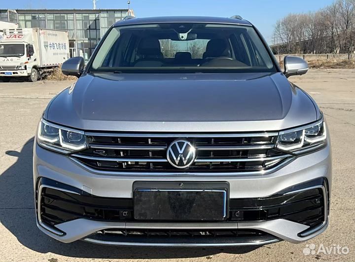 Volkswagen Tiguan L 2.0 AMT, 2021, 26 500 км