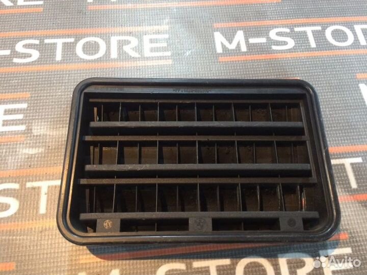 Решетка вентиляционная правая Bmw 5-Series E39