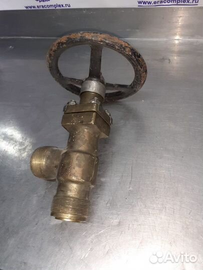 521-35.3311 Клапан запорный штуцерный угловой спец