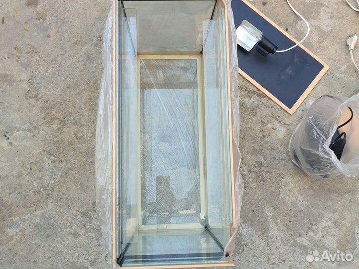 Аквариум 10-15 литров с камнями и т.д нет тр