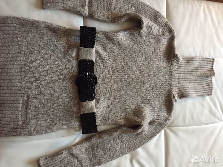 Теплейший мягкий шерстяной свитер.Новый.Производст