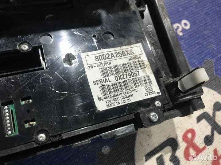 Информационный дисплей Mitsubishi Pajero 4