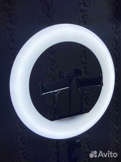 Кольцевая лампа 33 RGB со штативом