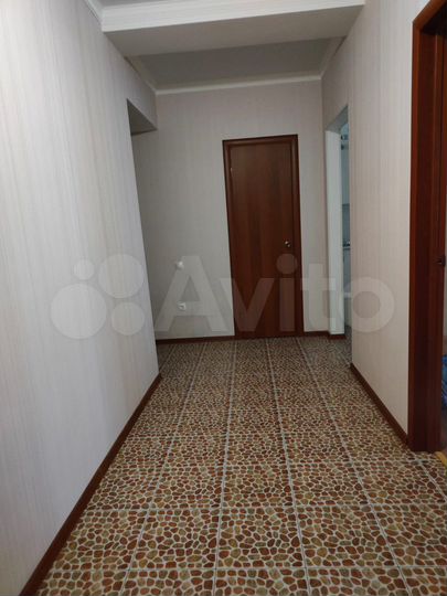 2-к. квартира, 74 м², 10/18 эт.