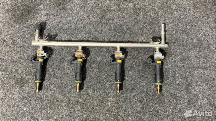 Форсунка топливная Opel Astra H L48 2007