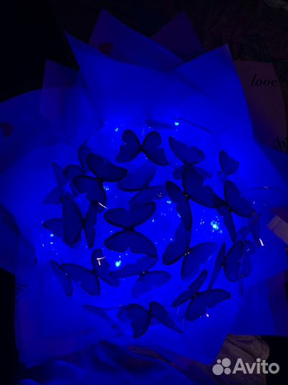 Светящийся букет из бабочек