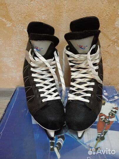 Коньки хоккейные новые 45 размер