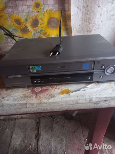 Видеомагнитофон