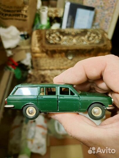 Волга газ 24 -02 цвет бутылка а14