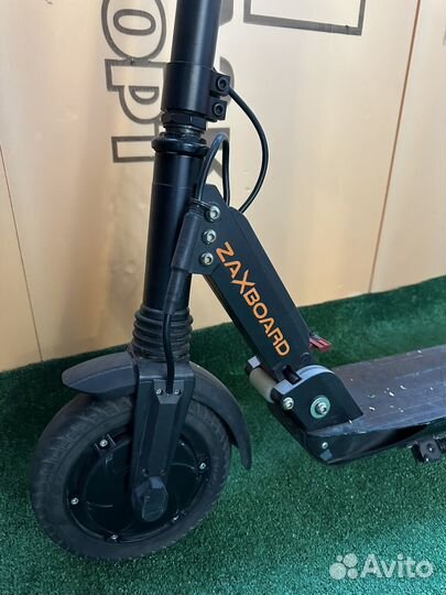 Электросамокат Zaxboard